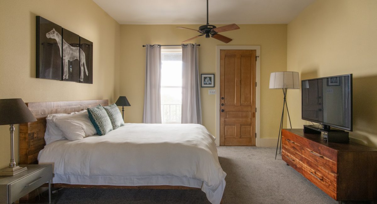 King Bed In Porter King Room